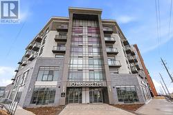 232 - 10 MALLARD TRAIL  Hamilton, ON L8B 2A7