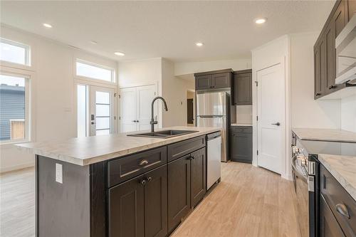 140 Prairie Oak Drive, Mitchell, MB - Indoor Photo Showing Kitchen With Double Sink