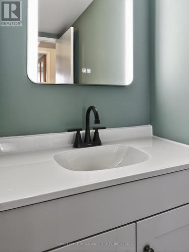 313 - 310 Kingsdale Avenue, Kingston (East Gardiners Rd), ON - Indoor Photo Showing Bathroom