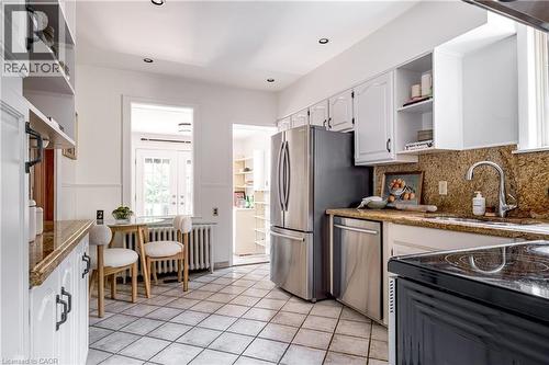 100 Dalewood Crescent, Hamilton, ON - Indoor Photo Showing Kitchen