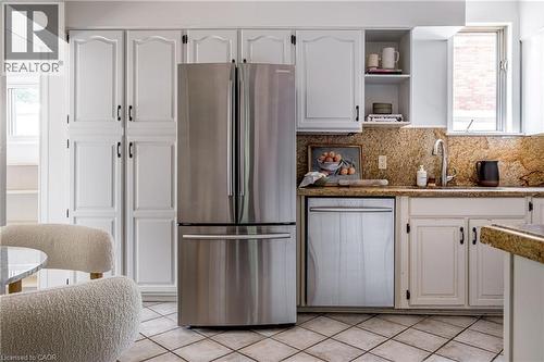 100 Dalewood Crescent, Hamilton, ON - Indoor Photo Showing Kitchen