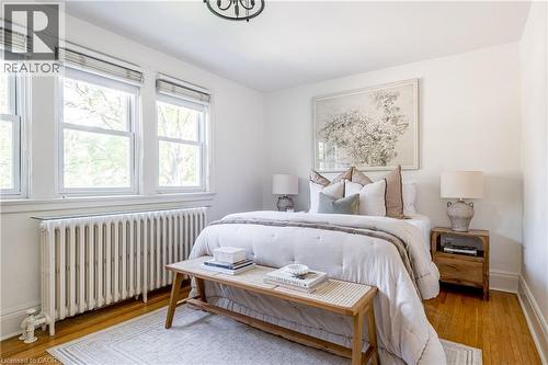 100 Dalewood Crescent, Hamilton, ON - Indoor Photo Showing Bedroom