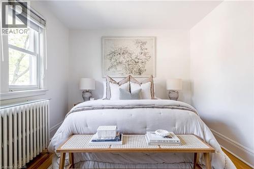 100 Dalewood Crescent, Hamilton, ON - Indoor Photo Showing Bedroom
