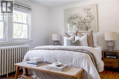 100 Dalewood Crescent, Hamilton, ON - Indoor Photo Showing Bedroom