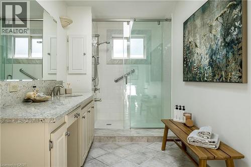 100 Dalewood Crescent, Hamilton, ON - Indoor Photo Showing Bathroom
