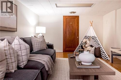 100 Dalewood Crescent, Hamilton, ON - Indoor