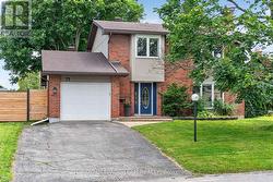 71 CHIMO DRIVE  Ottawa, ON K2L 2B3