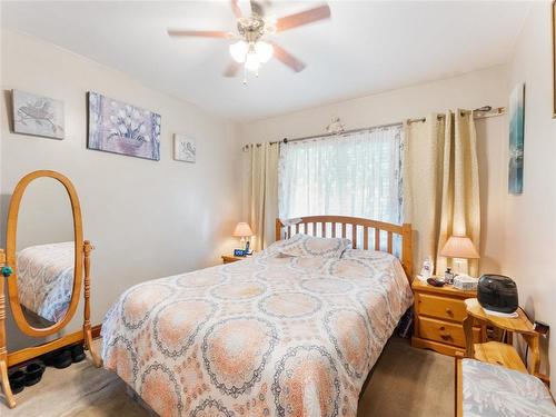 1069 Valour Road, Winnipeg, MB - Indoor Photo Showing Bedroom