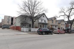 549 Maryland Street  Winnipeg, MB R3G 1M4