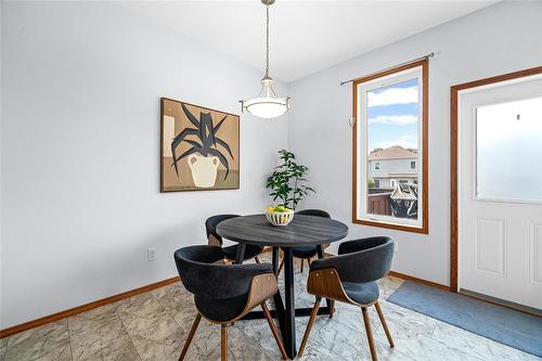 1131 Fairfield Avenue, Winnipeg, MB - Indoor Photo Showing Dining Room
