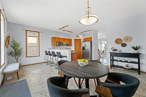 1131 Fairfield Avenue, Winnipeg, MB - Indoor Photo Showing Dining Room