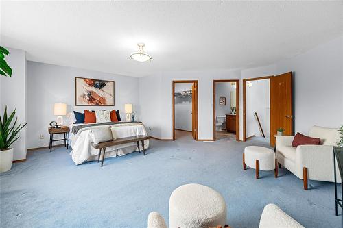 1131 Fairfield Avenue, Winnipeg, MB - Indoor Photo Showing Bedroom