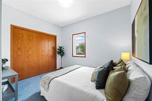 1131 Fairfield Avenue, Winnipeg, MB - Indoor Photo Showing Bedroom