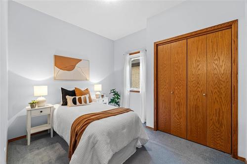 1131 Fairfield Avenue, Winnipeg, MB - Indoor Photo Showing Bedroom