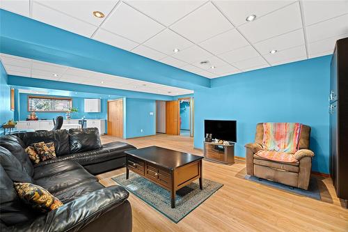 1131 Fairfield Avenue, Winnipeg, MB - Indoor Photo Showing Living Room
