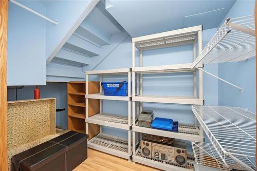 1131 Fairfield Avenue, Winnipeg, MB - Indoor Photo Showing Other Room