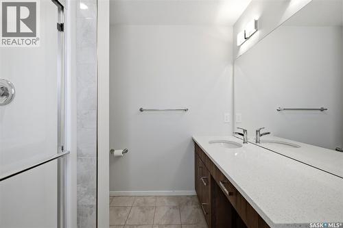 5116 Primrose Green Drive E, Regina, SK - Indoor Photo Showing Bathroom