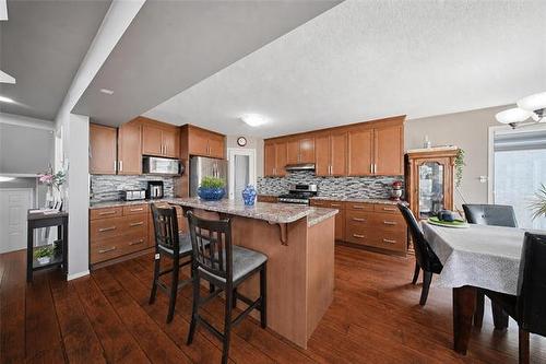 73 Angela Everts Dr, Winnipeg, MB - Indoor Photo Showing Other Room