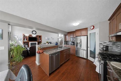 73 Angela Everts Dr, Winnipeg, MB - Indoor Photo Showing Kitchen