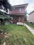 92 Red Oak DR  Winnipeg, MB R2G 2Z9