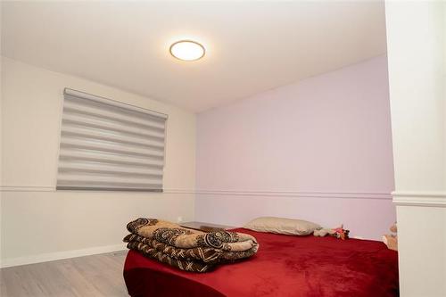78 Morningside Dr, Winnipeg, MB - Indoor Photo Showing Bedroom