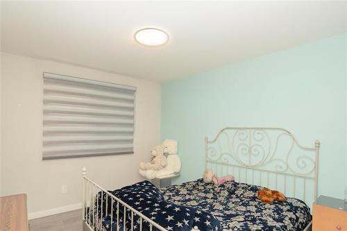 78 Morningside Dr, Winnipeg, MB - Indoor Photo Showing Bedroom