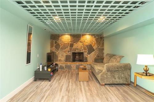 78 Morningside Dr, Winnipeg, MB - Indoor