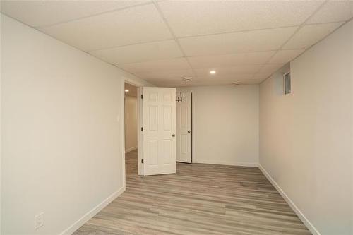 78 Morningside Dr, Winnipeg, MB - Indoor Photo Showing Other Room