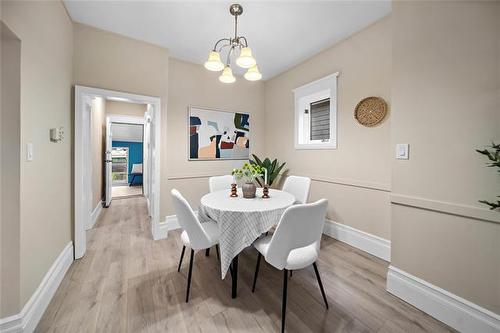 909 Strathcona St, Winnipeg, MB - Indoor Photo Showing Dining Room