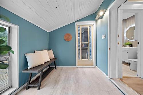 909 Strathcona St, Winnipeg, MB -  Photo Showing Other Room