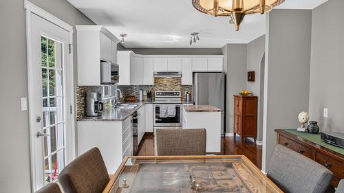 6799 Rosen Lake Road, Jaffray, BC - Indoor Photo Showing Kitchen With Upgraded Kitchen
