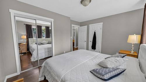 6799 Rosen Lake Road, Jaffray, BC - Indoor Photo Showing Bedroom