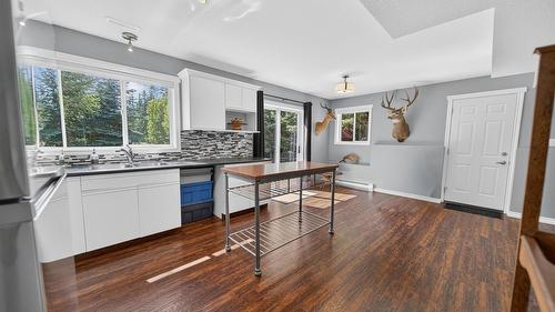 6799 Rosen Lake Road, Jaffray, BC - Indoor Photo Showing Other Room