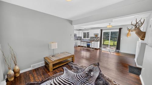 6799 Rosen Lake Road, Jaffray, BC - Indoor Photo Showing Other Room