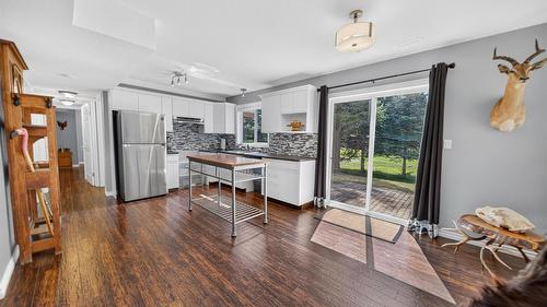 6799 Rosen Lake Road, Jaffray, BC - Indoor