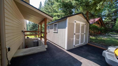6799 Rosen Lake Road, Jaffray, BC - Outdoor With Exterior