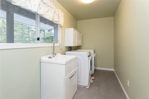 2270 Henlyn Dr, Sooke, BC 
