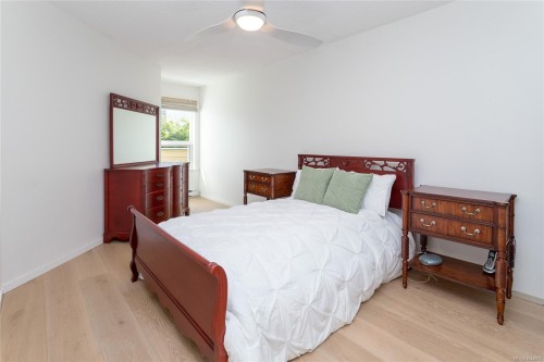 #204-9725 Fourth St, Sidney, BC - Indoor Photo Showing Bedroom