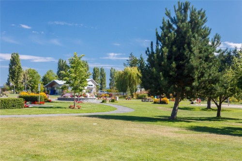 #204-9725 Fourth St, Sidney, BC - Outdoor With View