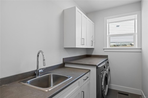 1312 Langara Dr, Nanaimo, BC 