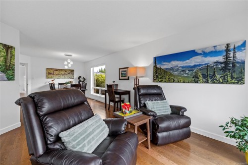 1139 Ormonde Rd, Qualicum Beach, BC 