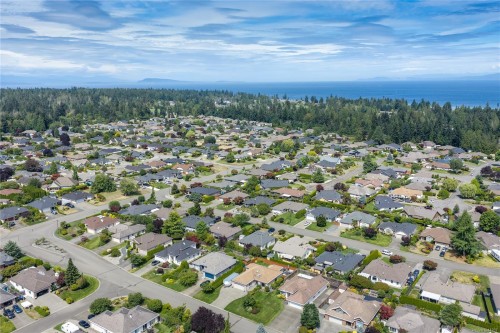 1139 Ormonde Rd, Qualicum Beach, BC 