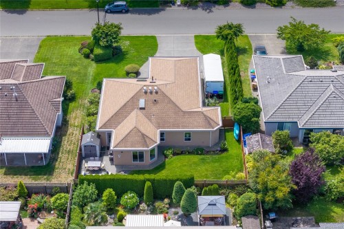 1139 Ormonde Rd, Qualicum Beach, BC 