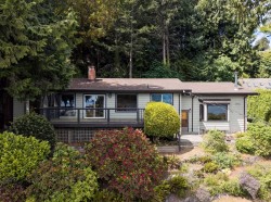 4950 Lochside Dr Saanich, BC V8Y 2E4