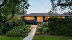 3311 Gibbs Rd Oak Bay, BC V8P 4Y5