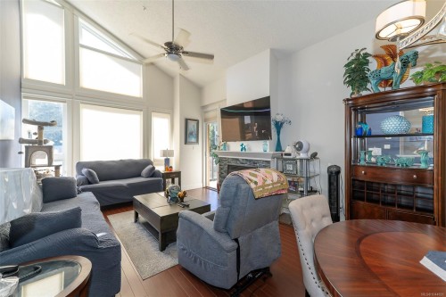 #402-3210 Jacklin Rd, Langford, BC - Indoor