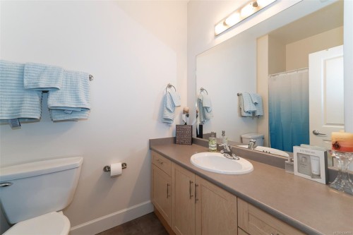 #402-3210 Jacklin Rd, Langford, BC - Indoor Photo Showing Bathroom
