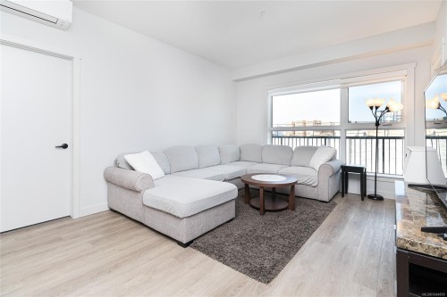 #301-2465 Gateway Rd, Langford, BC - Indoor Photo Showing Living Room