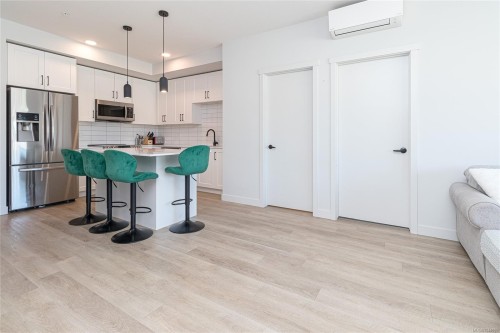 #301-2465 Gateway Rd, Langford, BC - Indoor Photo Showing Kitchen With Upgraded Kitchen