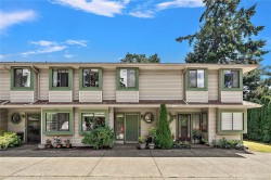 #2-748 Meaford Ave Langford, BC V9B 2P6